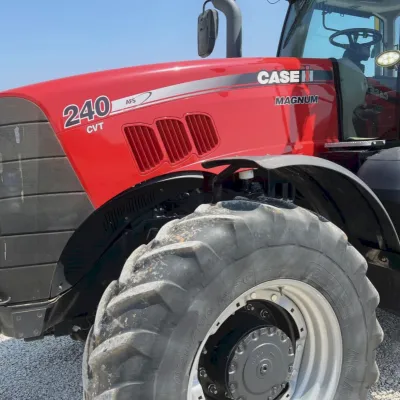 2017 Case IH Magnum 240 CVT thumbnail