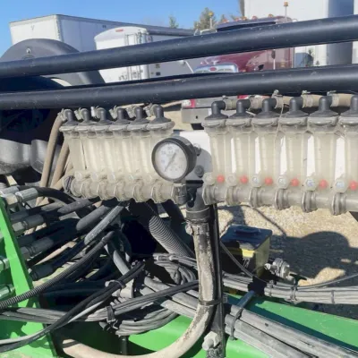 2014 John Deere DB60 Planter thumbnail