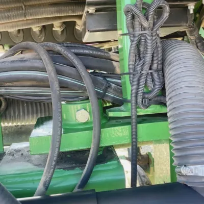 2014 John Deere DB60 Planter thumbnail