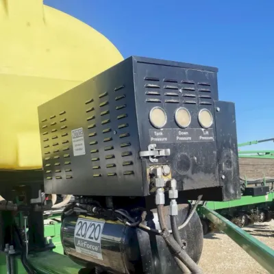 2014 John Deere DB60 Planter thumbnail