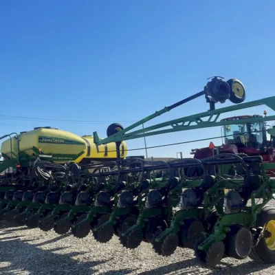 2014 John Deere DB60 Planter thumbnail