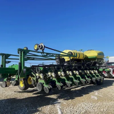 2014 John Deere DB60 Planter thumbnail
