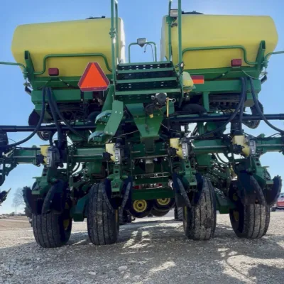 2014 John Deere DB60 Planter thumbnail