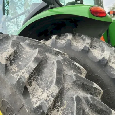 2018 John Deere 8245R thumbnail