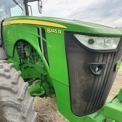 2018 John Deere 8245R thumbnail