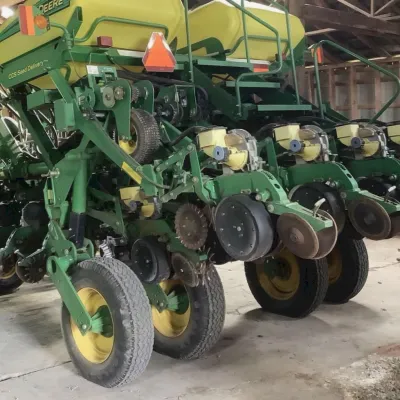 2012 John Deere 1790 Planter thumbnail