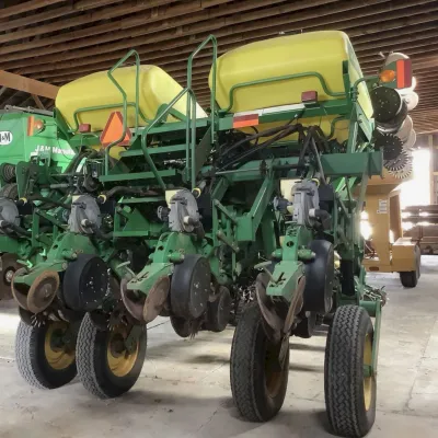 2012 John Deere 1790 Planter thumbnail