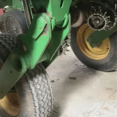 2012 John Deere 1790 Planter thumbnail