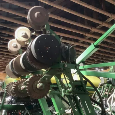 2012 John Deere 1790 Planter thumbnail