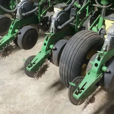 2012 John Deere 1790 Planter thumbnail