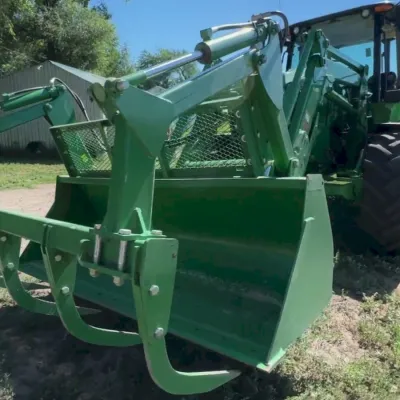 2018 John Deere 6135E thumbnail