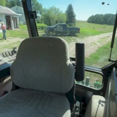 2018 John Deere 6135E thumbnail