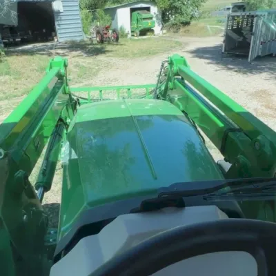 2018 John Deere 6135E thumbnail