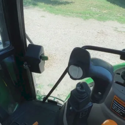 2018 John Deere 6135E thumbnail