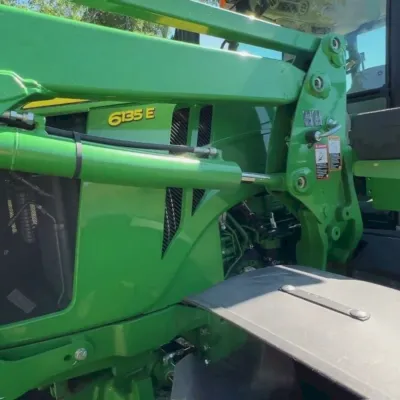 2018 John Deere 6135E thumbnail