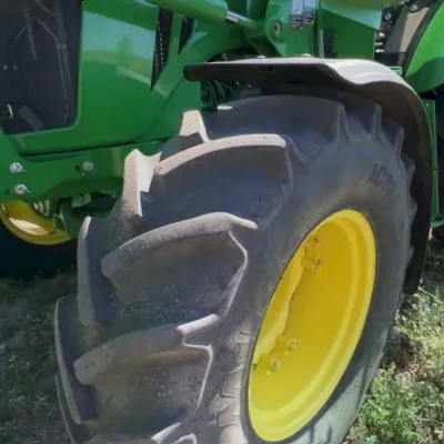 2018 John Deere 6135E thumbnail