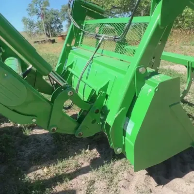 2018 John Deere 6135E thumbnail