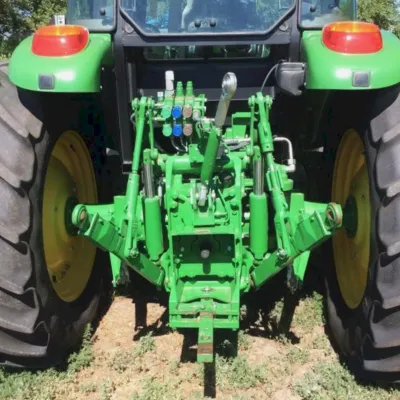 2018 John Deere 6135E thumbnail