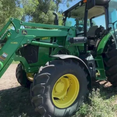 2018 John Deere 6135E thumbnail