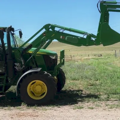 2018 John Deere 6135E thumbnail