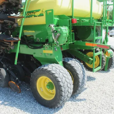 2014 John Deere 1990CCS Seeder thumbnail