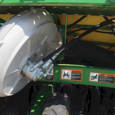 2014 John Deere 1990CCS Seeder thumbnail