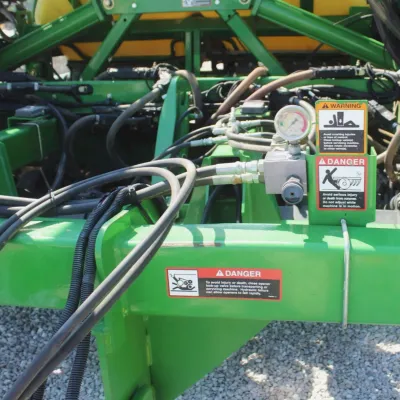 2014 John Deere 1990CCS Seeder thumbnail
