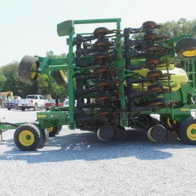 2014 John Deere 1990CCS Seeder thumbnail