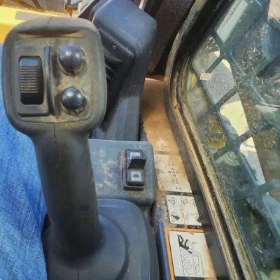 2023 Deere 325G thumbnail