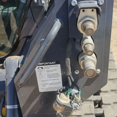 2023 Deere 325G thumbnail