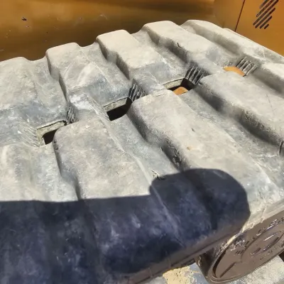 2023 Deere 325G thumbnail