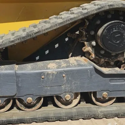 2023 Deere 325G thumbnail
