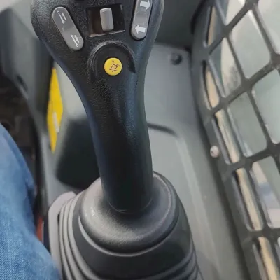 2021 Bobcat T66 thumbnail
