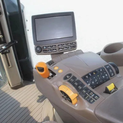 2018 John Deere 7210R thumbnail