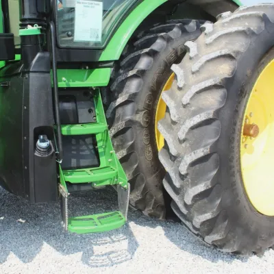2018 John Deere 7210R thumbnail