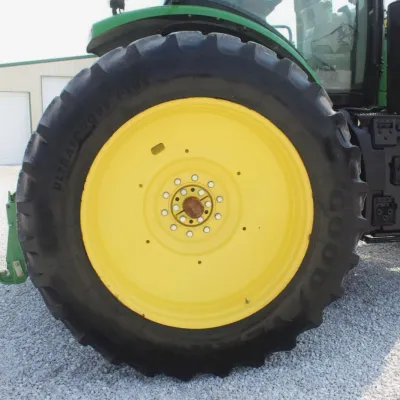 2018 John Deere 7210R thumbnail