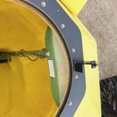 2015 John Deere 1895 Seeder thumbnail