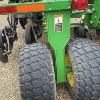 2015 John Deere 1895 Seeder thumbnail