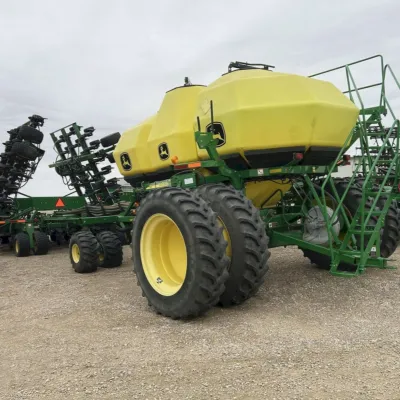 2015 John Deere 1895 Seeder thumbnail