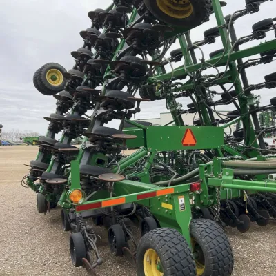 2015 John Deere 1895 Seeder thumbnail