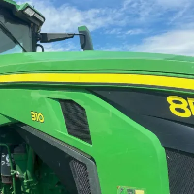 2021 John Deere 8R 310 thumbnail