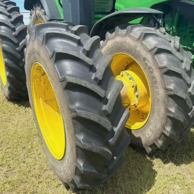 2021 John Deere 8R 310 thumbnail