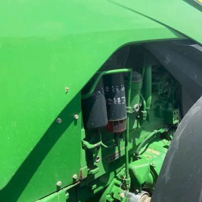 2021 John Deere 8R 310 thumbnail