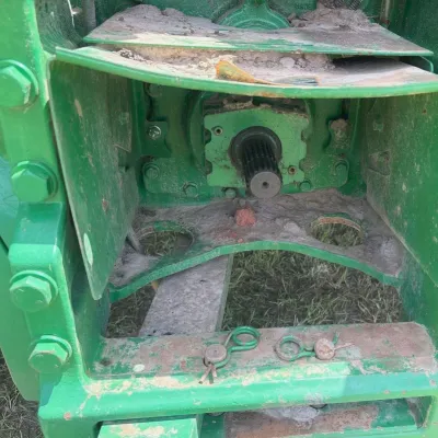 2021 John Deere 8R 310 thumbnail