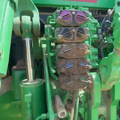 2021 John Deere 8R 310 thumbnail