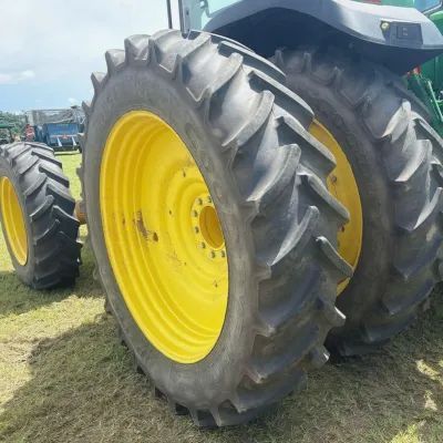 2021 John Deere 8R 310 thumbnail