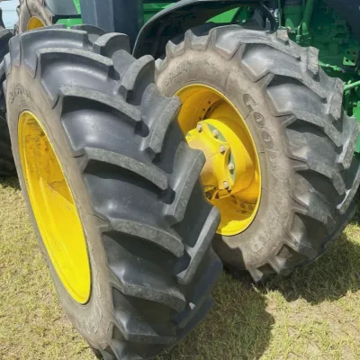 2021 John Deere 8R 310 thumbnail