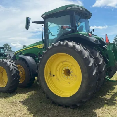 2021 John Deere 8R 310 thumbnail