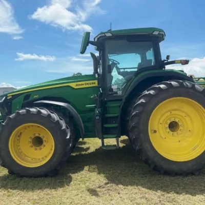 2021 John Deere 8R 310 thumbnail