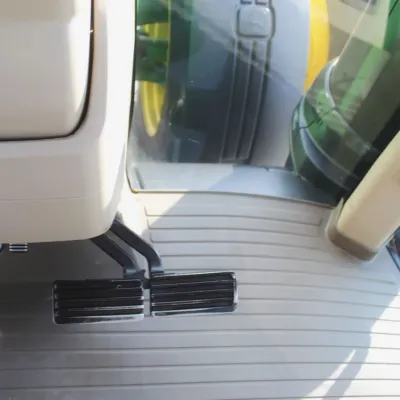 2018 John Deere 8320R thumbnail